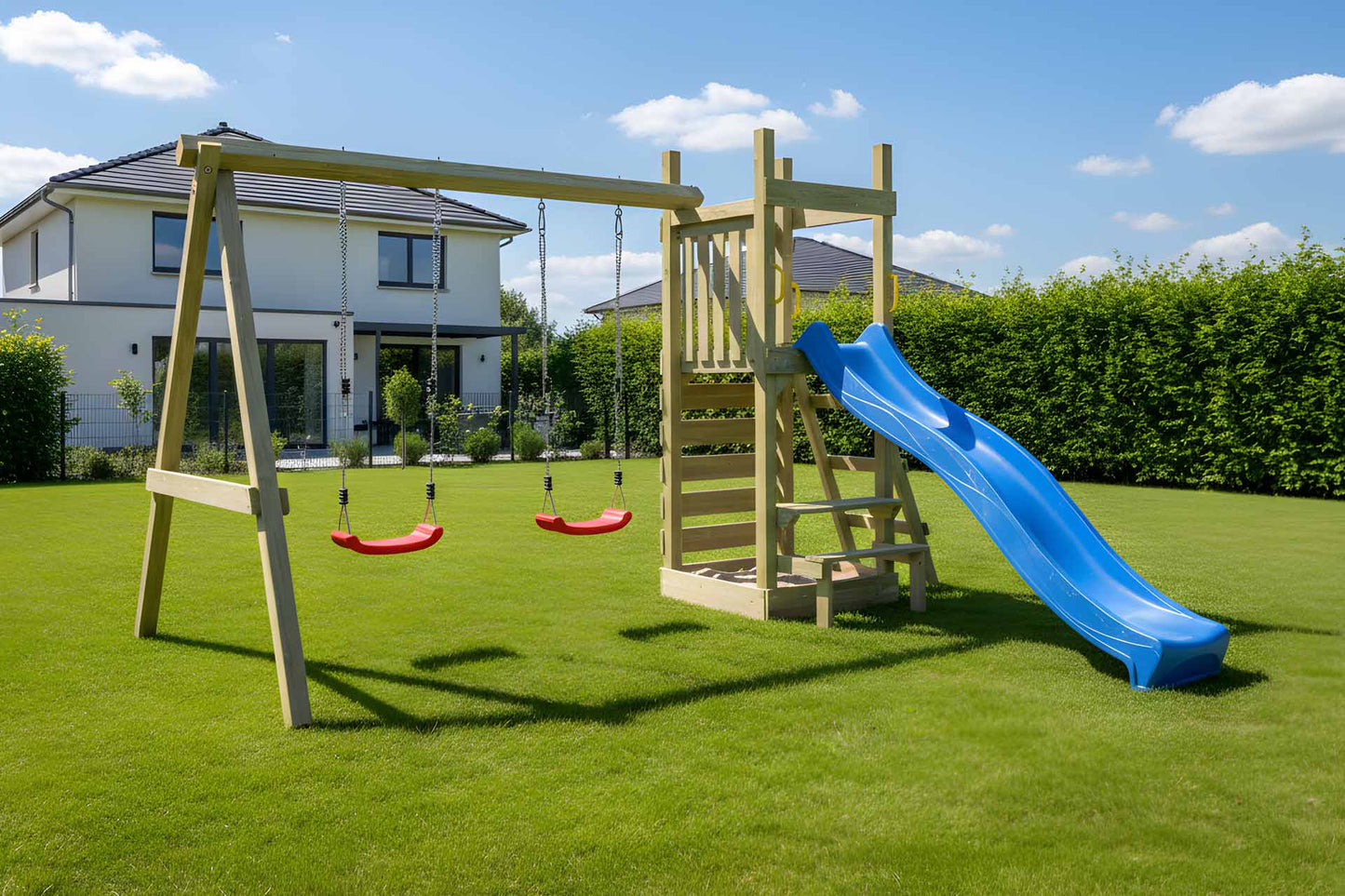 Spielturm Purzel mit Kletterwand