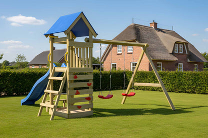Spielturm Wicht mit Kletterwand