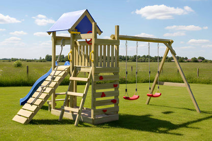Spielturm Strolch mit Kletterwand