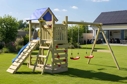Spielturm Strolch mit Kletterwand