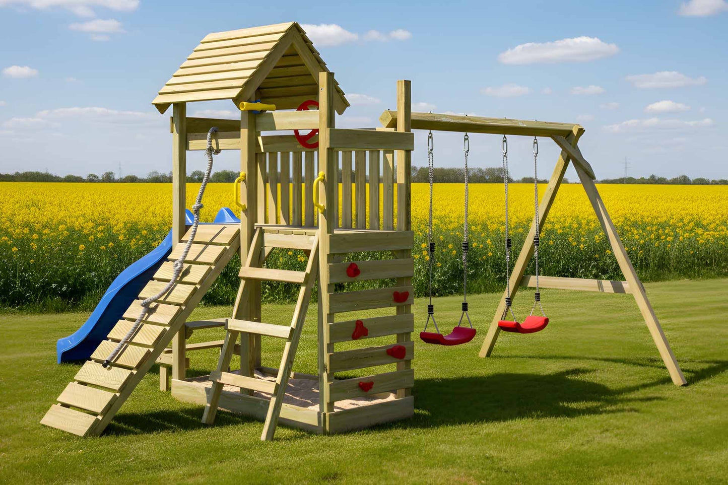 Spielturm Wagemut mit Kletterwand