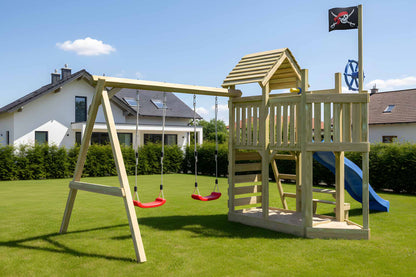 Spielturm Seebär mit Kletterwand