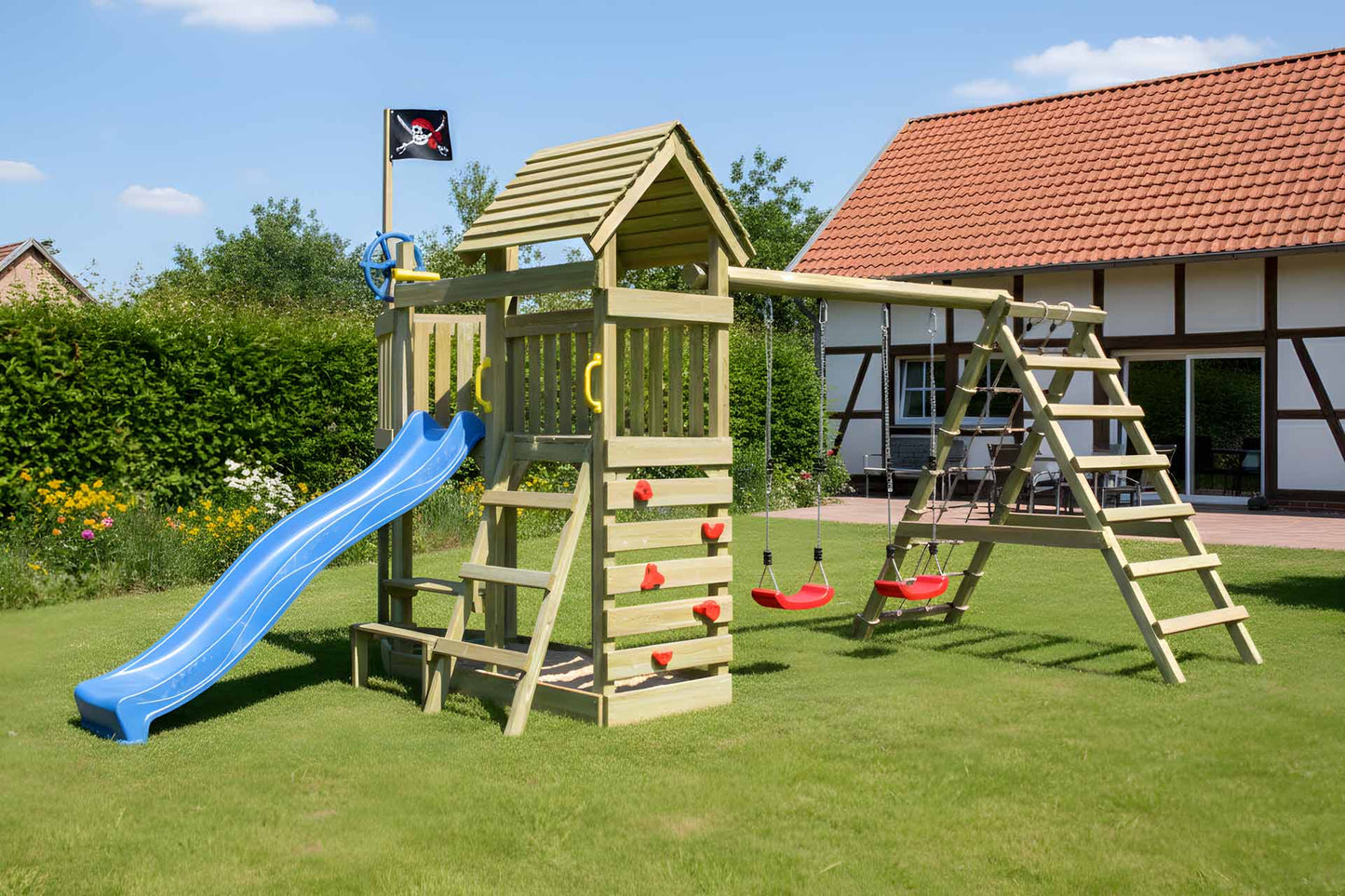Spielturm Seebär mit Kletterwand
