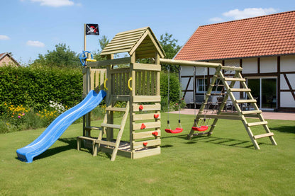 Spielturm Seebär mit Kletterwand